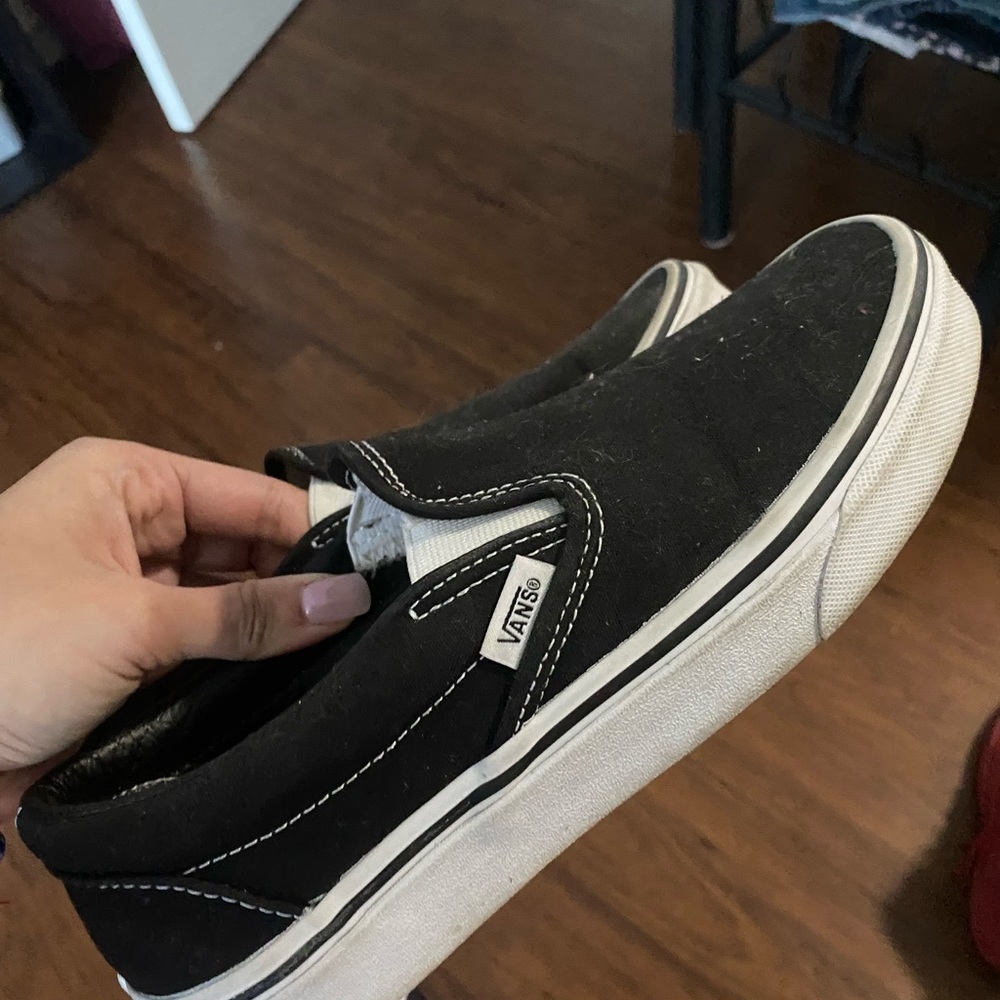 black vans slip on